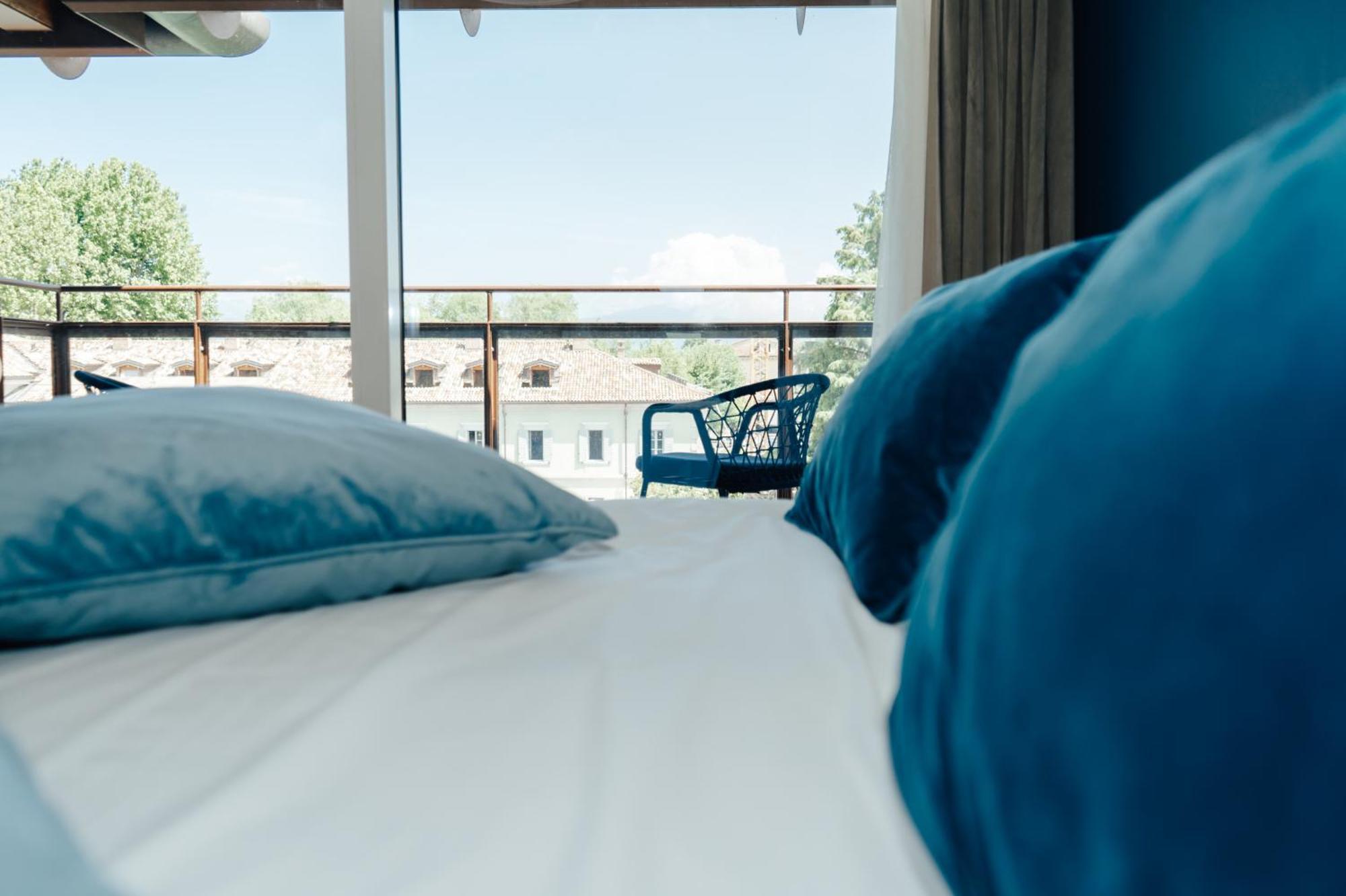 C House Rooms Lake 佩斯基耶拉德加达 外观 照片