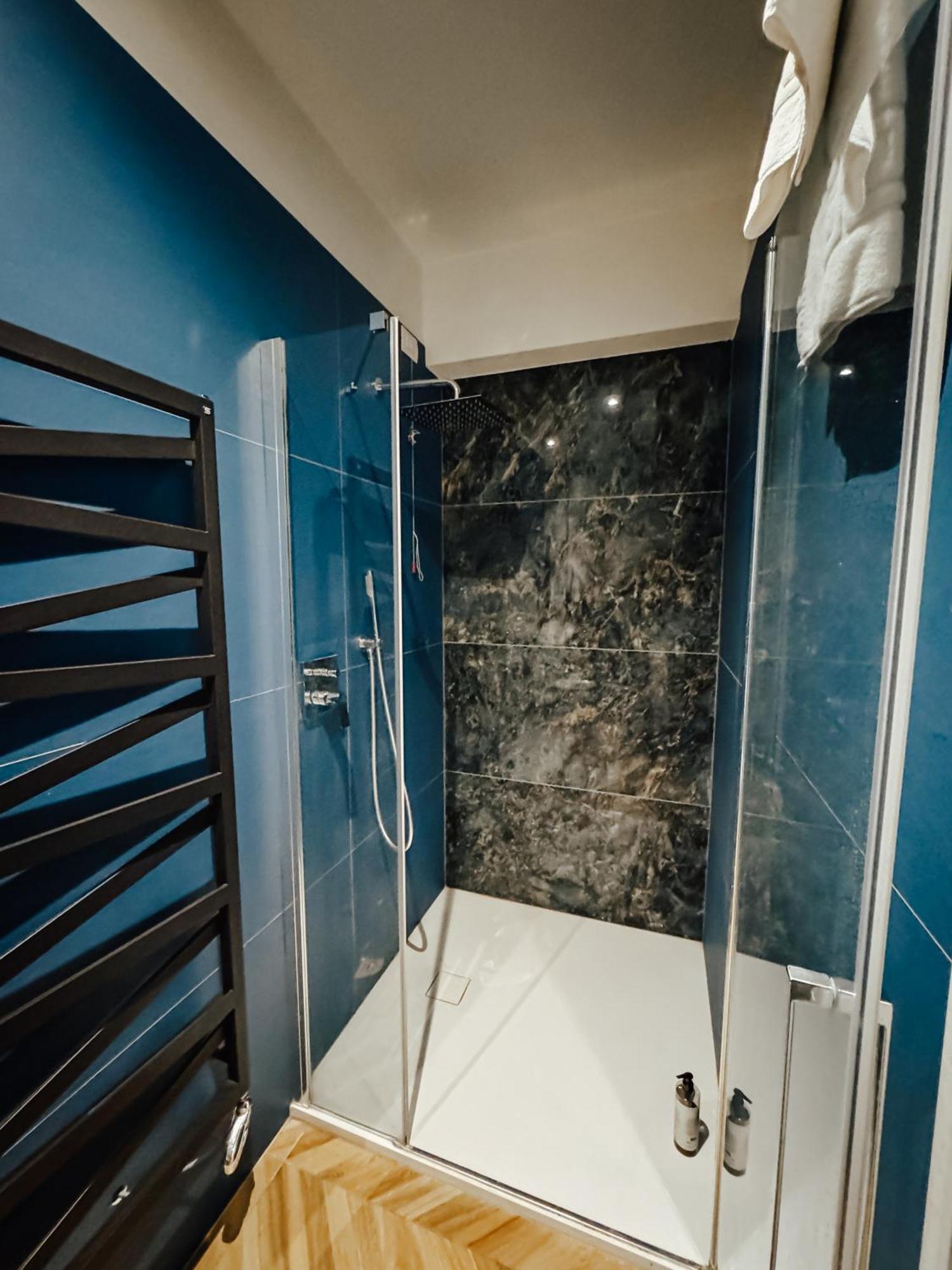 C House Rooms Lake 佩斯基耶拉德加达 外观 照片