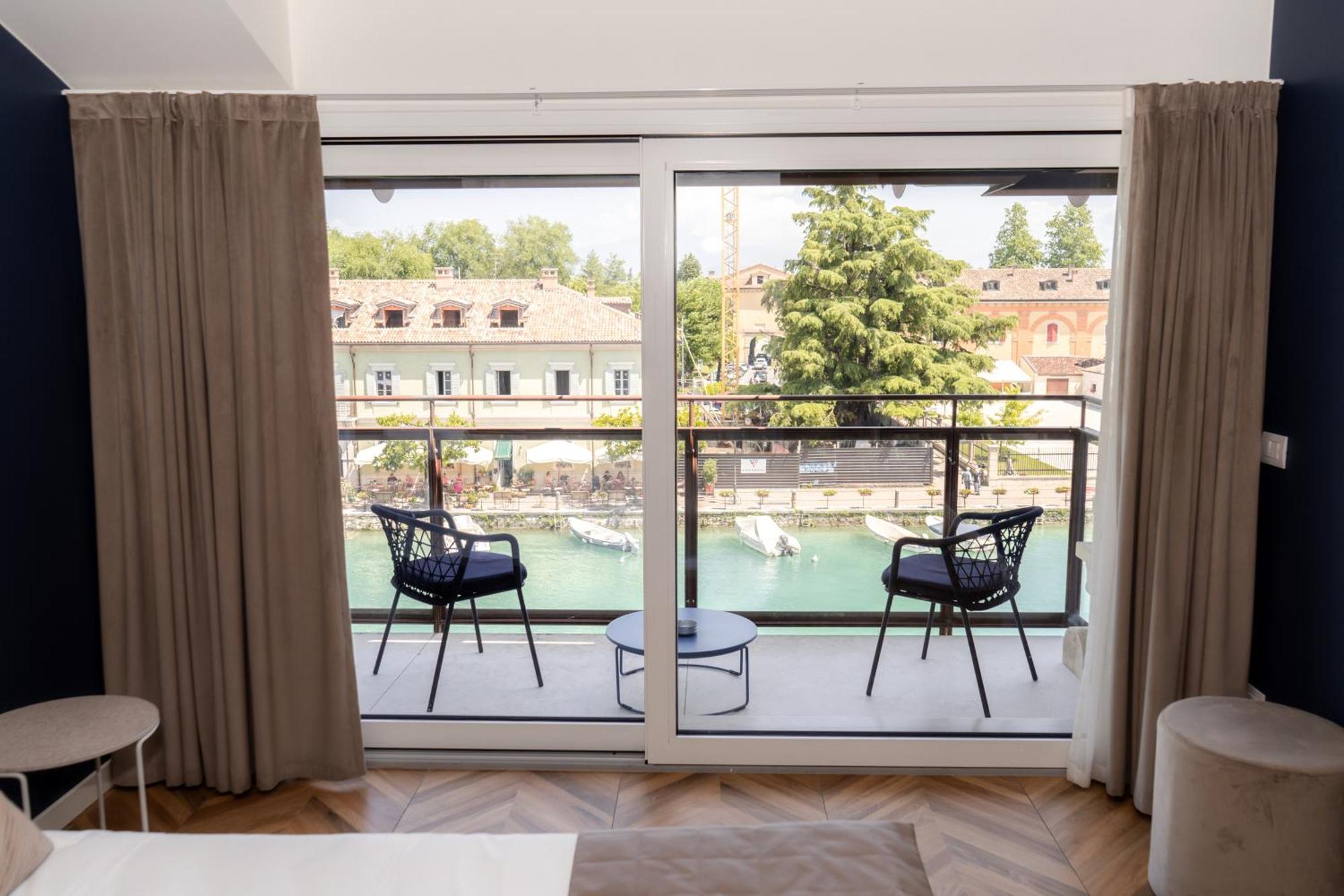 C House Rooms Lake 佩斯基耶拉德加达 外观 照片